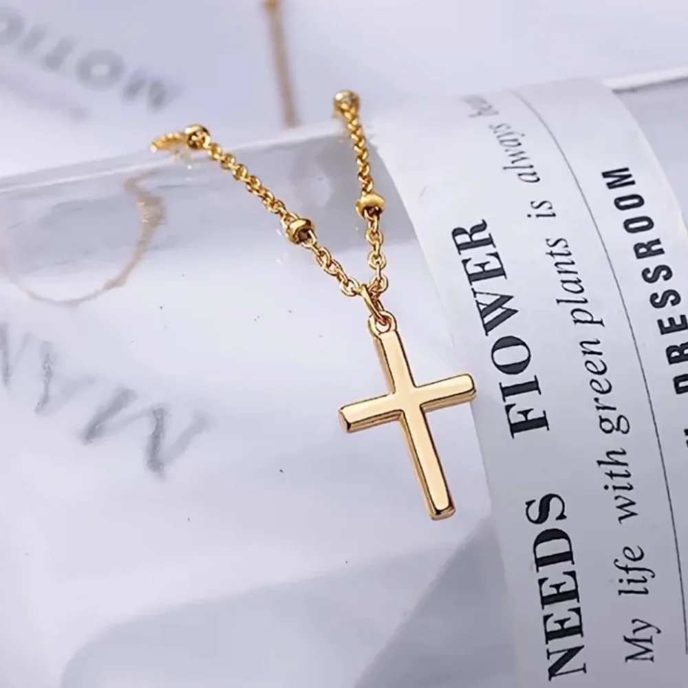 Cross Gold Pendant Necklace - Picture 2 of 8